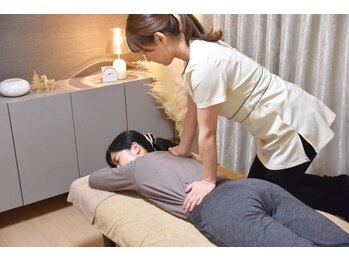 骨盤矯正サロン フロウ 大国町(FLOW)の写真/【健康的に美しく痩せる】経験豊富なプロが、オーダーメイドのダイエット法で、理想の体型へとサポート！