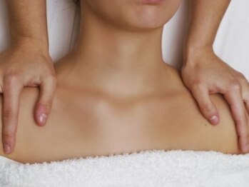 スウィート 刈谷店(Sweet)の写真/フェイシャルメニューにはこだわりのオーガニックオイルを使用したデコルテマッサージ付き♪