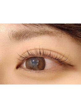 ナチュラル上品な目元にしたい