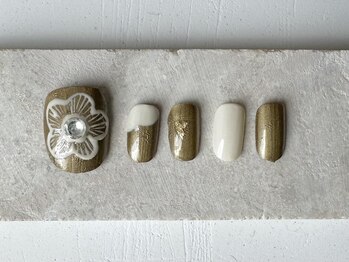 カラ ネイル 中津店(calla nail)/ゴールド×ホワイト