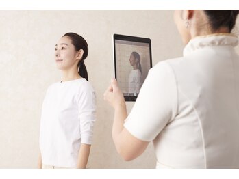 サレーヌ フェイシャルサロン 伊丹店/姿勢・バランスチェック