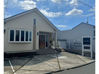 オーラ(AURA)/外観