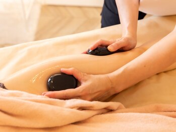 アフロディーテ ビューティーの写真/【芯から巡る、ホットストーン痩身の極み】