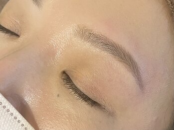 ラシク ベル(Lashiku Belle)/アイブロウwaxで垢抜け!