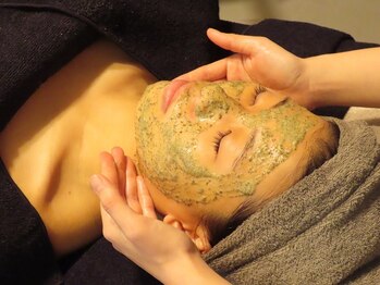 サロン デ ミロ(Salon de Miro)の写真/≪肌質改善≫ハーブ先進国ドイツで生まれたハーブピーリング【グリーンピール】でつるんとむきたまご肌に♪