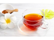 施術後はお飲物とお茶菓子で休息をとってお帰りいただきます