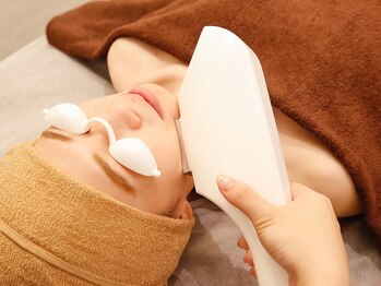 ユーミー(U&me)の写真/自己処理要らずでつるんと輝く肌をGET!美肌効果のあるエステ顔脱毛を体験◎