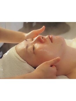 ホウレイ線・たるみ改善！予防ケア