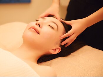 クロードモネ 東京駅丸の内店/頭皮の凝りに 癒しのヘッドスパ