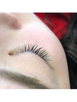 フリルアイビューティ 豊中店(Frill Eye Beauty)/