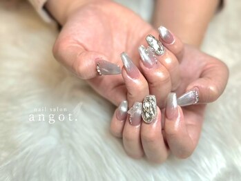 アンガット(angot.)/ビジューネイル