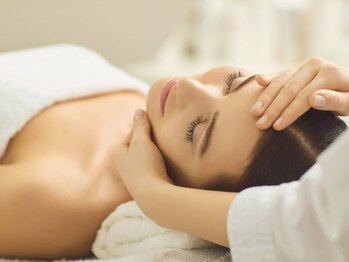 彩癒の写真/《男女OK!》プロの極上手技でお疲れ箇所をピンポイントにググーっともみほぐす★むくみ改善/小顔効果にも◎