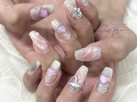 チークネイル×手描きネイル