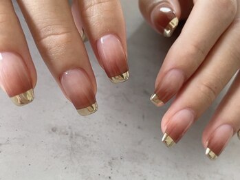 ヴィヴィアン ネイル(Vivian nail)/グラデーションミラーフレンチ