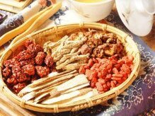 東洋中医学と西洋アロマを融合させたこだわりの和漢オイル使用。