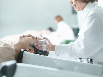 ゲラン(GELAN)の写真/姿勢や身体の歪みをチェックし、不調の原因を見極めます★頭皮のスペシャリストによる温浴ヘッドスパ施術◎