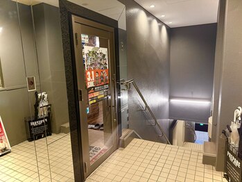 全力パーソナルジム&ストレッチ 鹿児島天文館店/KARIVがお出迎え!
