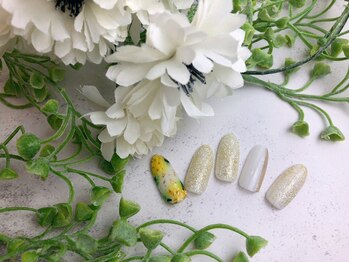 ネイルサロン&スクール ジーナ(GINA)/小花ネイル