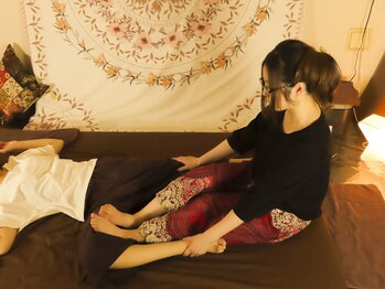 鳥兎(uto)/タイ古式マッサージ(施術風景)