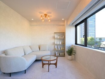 THE AROMA SPA AOYAMA ザアロマスパ青山【ボディ/フェイシャル】の写真/2/1NEW OPEN【南青山アロマスパ】贅沢な眺望・空間と採用率3%のトップセラピストの技術を。