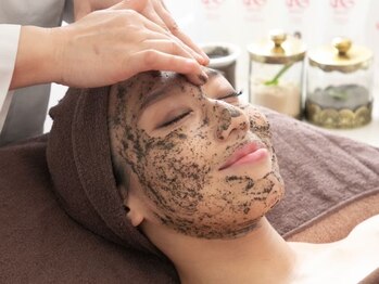アールスタイルビューティ(R STYLE BEAUTY)の写真/【人気◇頑固な毛穴・皮脂角質に】REVI陶肌ハーブピーリング¥9900