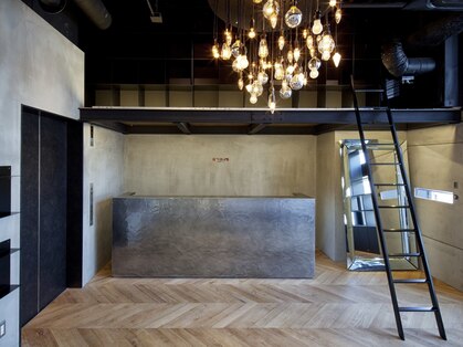 メンズ眉毛サロン&毛穴洗浄 HAK.銀座【ハク】MEN'Sアイブロウサロン/眉毛パーマの写真