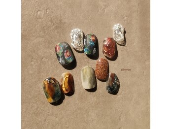 シルニー リム(Silny rim)/アシンメトリーニュアンスネイル