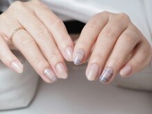 ミーナネイル(miinanail)/肌なじみ上品チェックネイル