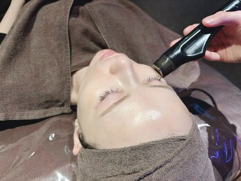 ドクターヴィー 高知(DrVi)の写真/【朝9時から来店OK】フェイシャルも痩身も一気に叶う＊次世代リフトアップで毛穴/小顔/ハリ/たるみ集中ケア