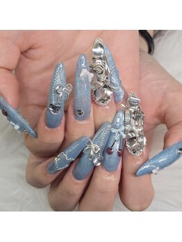 ネイル アトリエ アミュレット(Amulet)/長さだし、パーツ付け放題