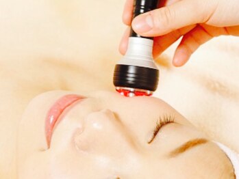 オメガローズの写真/【本気の小顔ケア】自分史上最強小顔へ♪スッキリしたフェイスラインに！エイジングケアにも最適！