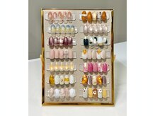 ネウィ ネイル 銀座(newi nail)の雰囲気（サンプルチップ、定額デザインが豊富♪ パラジェル）