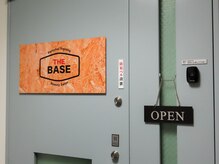 ザ ベース(THE BASE)/ジムの玄関扉