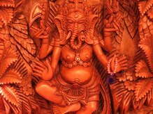 ヴィヴィット 胡町店(Vivid)/ガネーシャの木彫り（笑）