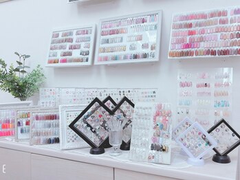 サラ ネイル(Sara Nail)の写真/オリジナルデザインによるキラキラなビジューネイルで指先を華やかに☆[立川/ジュエリーコレクション]