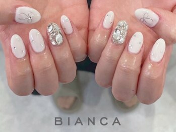 ビアンカマーレ 中野店(Bianca mare)/ホワイト×埋め尽くし¥8500