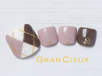 クアトログランシュ 青葉台(QUATRO×GranCieux)/秋色アーガイルフットネイル