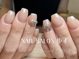 ベージュ色ネイル/韓国パーツ