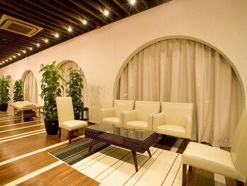 アグニ ボディケア/密にならない広々空間の店内！！