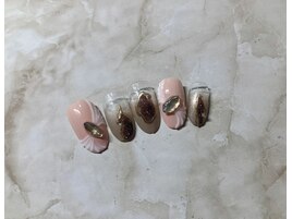 秋映えレッド×ゴールドネイル