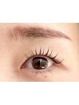 ナチュラル上品な目元にしたい