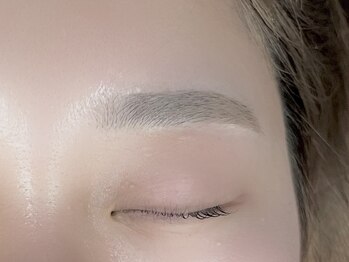 アーバンシーアイラッシュ 川口(Urbansea eyelash)の写真/【美眉デザイン】お顔のバランスを見て理想の黄金比を♪一気に垢抜けて美人顔に!川口/眉毛