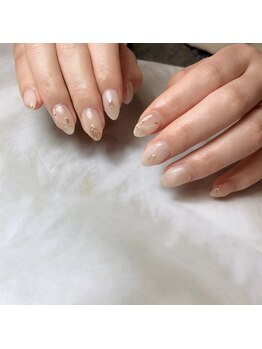 ネイルルーム オルポノ(Olupono)/ホワイト×ゴールド