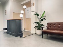 オリナサツキ(OlinaSatsuki)/受付・待合ブースです