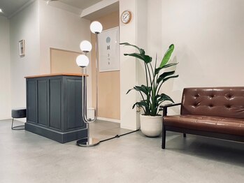 オリナサツキ(OlinaSatsuki)/受付・待合ブースです