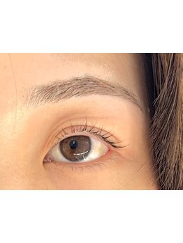 ナチュラル上品な目元にしたい