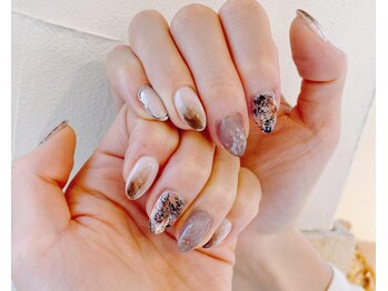 ネイルサロン ティフィン(tiffin)/~個性派世座員ネイル~