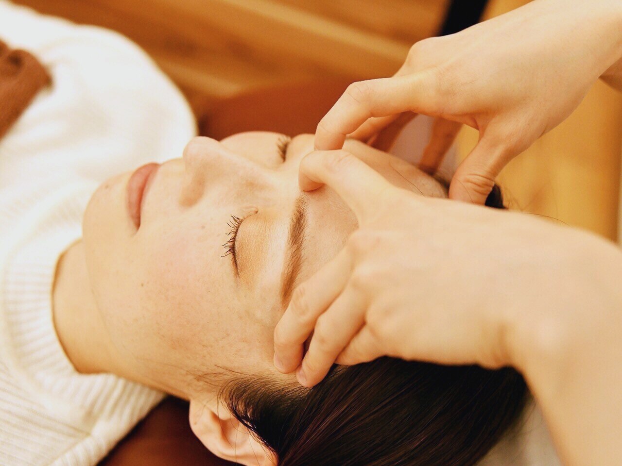 【PC疲れに◎】顔ほぐし(目元+フェイスライン)+ヘッドスパ60分8155円→6700円