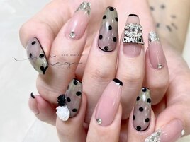 黒ガーリーネイル