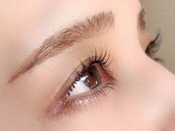 ヴェルデ(verde)の写真/ナチュラルから華やかデザインまで多数ご用意☆自まつ毛を労わりながら、引き込まれる印象的なお目元に◎